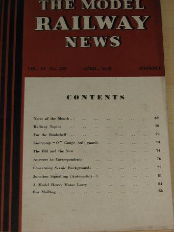 THE MODEL RAILWAY NEWS magazine, April 1943 issue for sale. Vintage HOBBIES, TRAINS publication. Cla